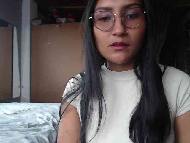 Leah-666 webcam