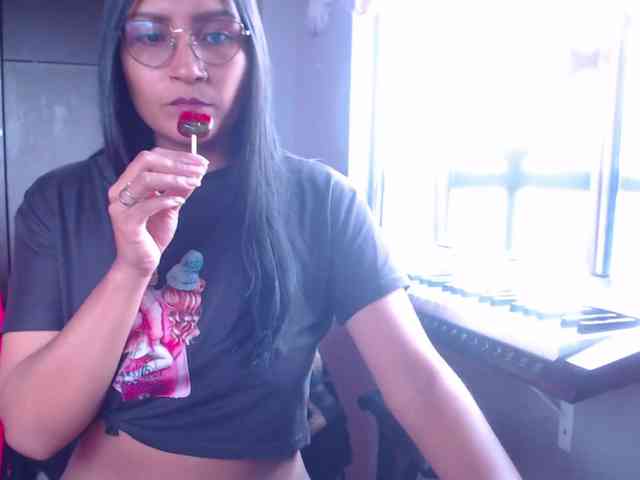 Leah-666 webcam