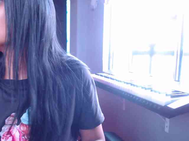 Leah-666 webcam