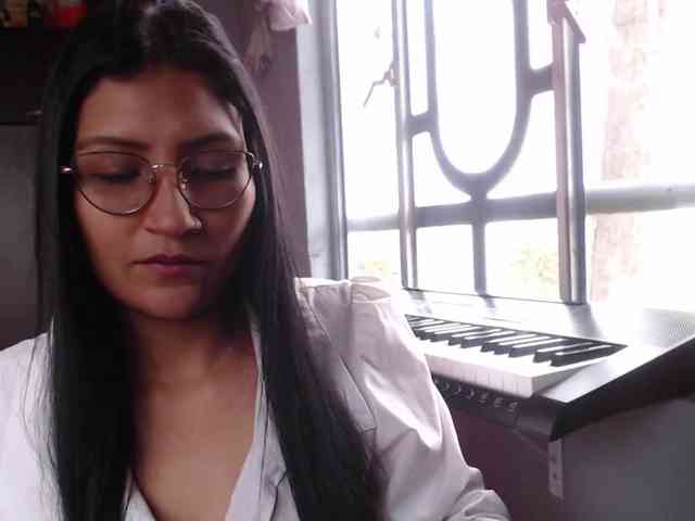 Leah-666 webcam