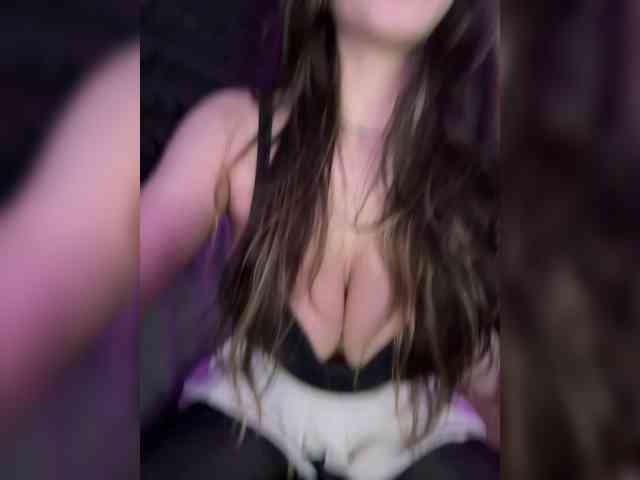 Модель: GothTits
