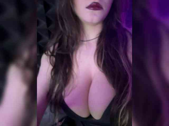 GothTits webcam