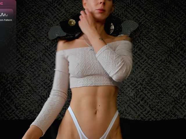 MisteryAlexa, en directo ahora en BongaCams