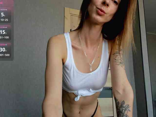xAlexAx webcam