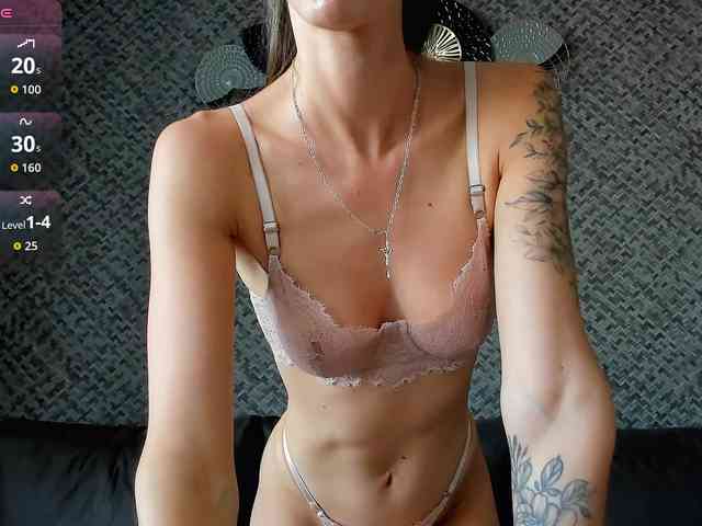 xAlexAx webcam