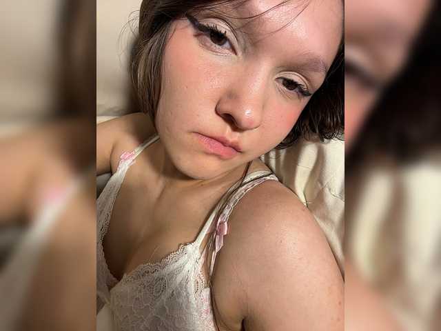 Cute-Lolly live cam on BongaCams