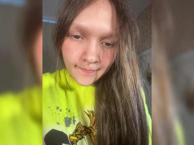 Cute-Lolly's BongaCams show and profile