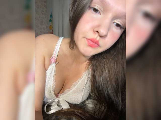 Cute-Lolly live cam on BongaCams