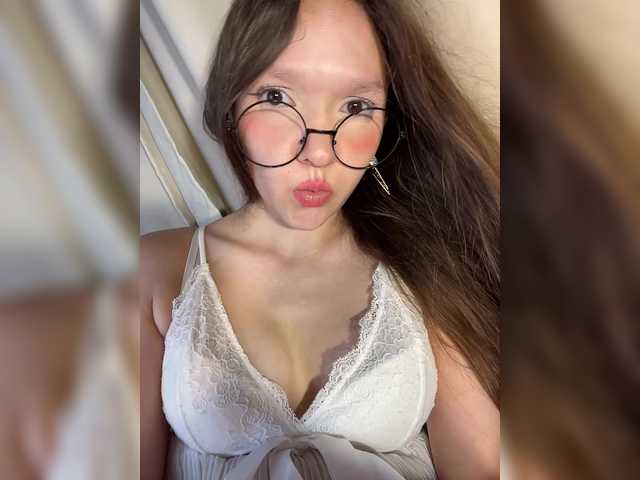 Cute-Lolly live cam on BongaCams
