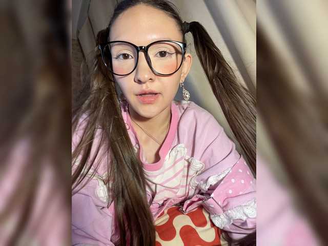 Cute-Lolly live cam on BongaCams