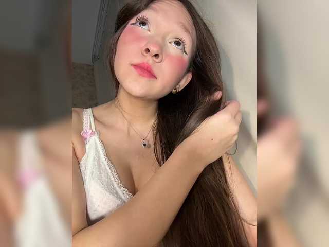 Cute-Lolly live cam