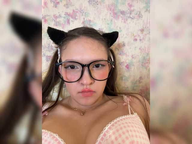 Cute-Lolly live cam on BongaCams