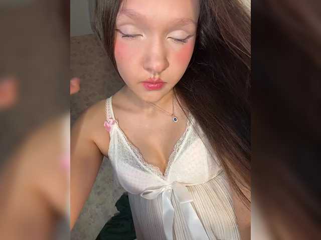 Cute-Lolly live cam on BongaCams