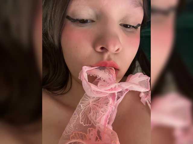 Cute-Lolly live cam on BongaCams