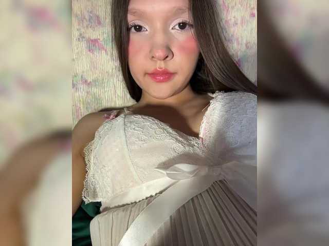 Cute-Lolly live cam on BongaCams