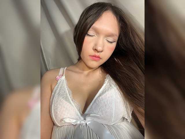 Cute-Lolly live cam on BongaCams
