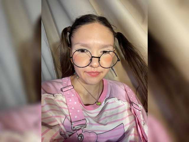 Cute-Lolly live cam on BongaCams