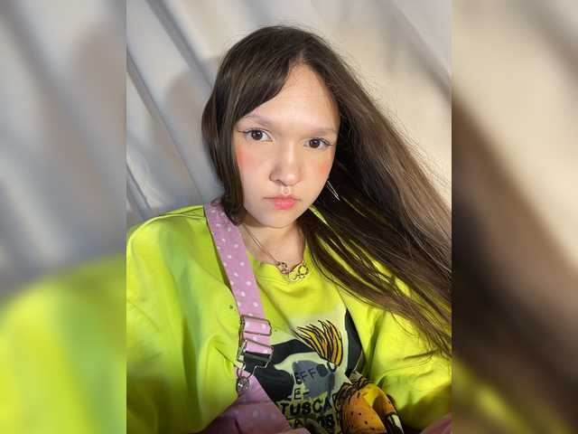 Cute-Lolly live cam on BongaCams