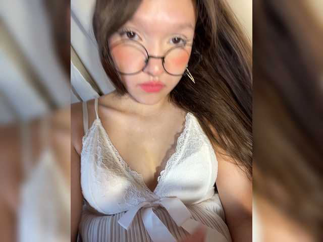 Cute-Lolly live cam on BongaCams