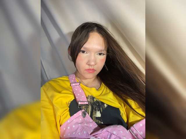 Cute-Lolly live cam on BongaCams