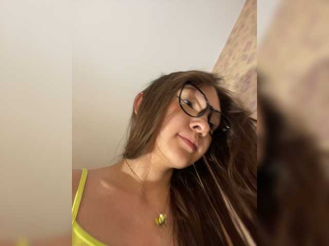 Cute-Lolly live cam