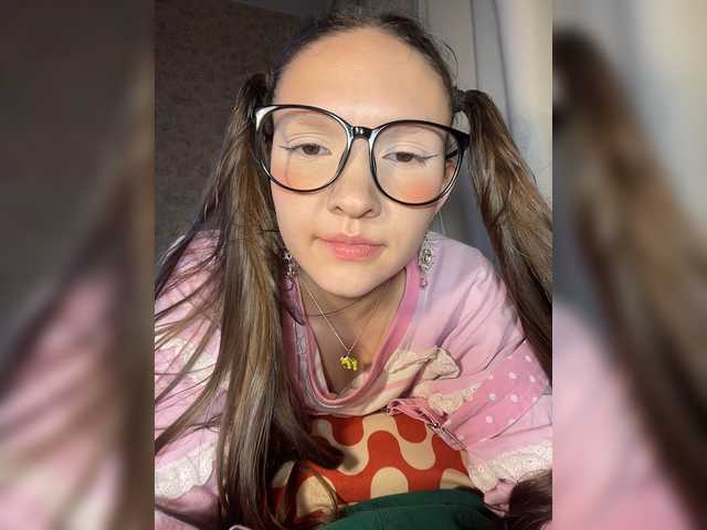 Cute-Lolly live cam on BongaCams
