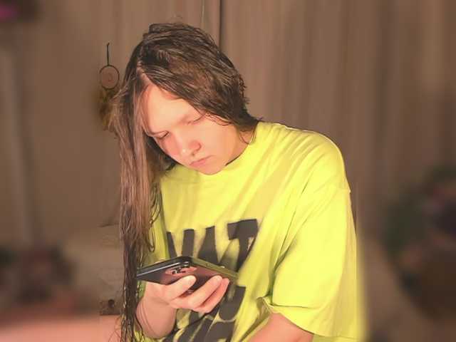 Cute-Lolly's BongaCams show and profile