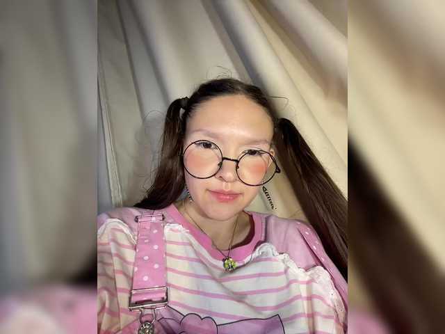Cute-Lolly live cam on BongaCams