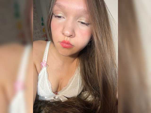 Cute-Lolly live cam on BongaCams