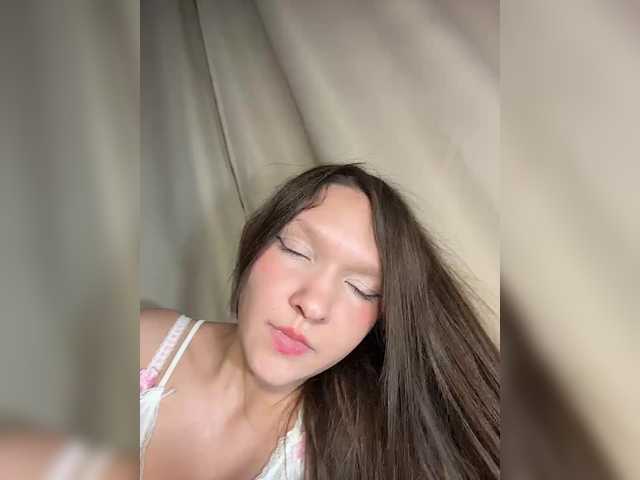 Cute-Lolly live cam on BongaCams