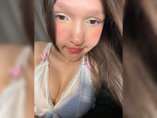 Cute-Lolly live cam on BongaCams