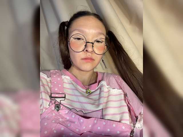 Cute-Lolly live cam on BongaCams