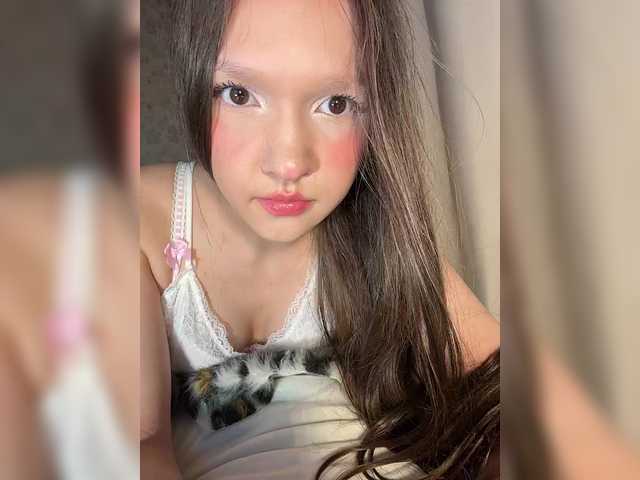 Cute-Lolly live cam on BongaCams