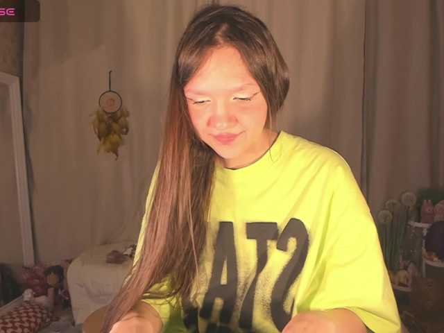 Cute-Lolly's BongaCams show and profile