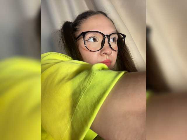 Cute-Lolly live cam on BongaCams