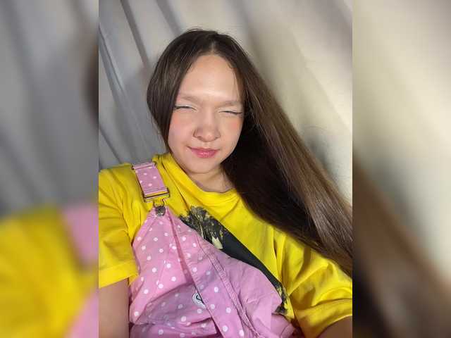 Cute-Lolly live cam on BongaCams