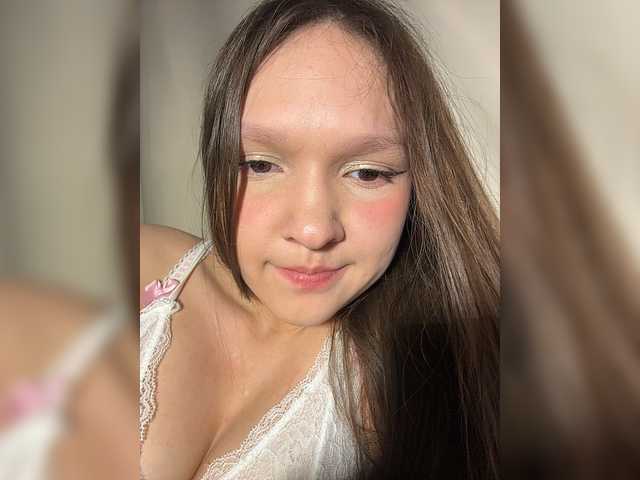 Cute-Lolly live cam on BongaCams