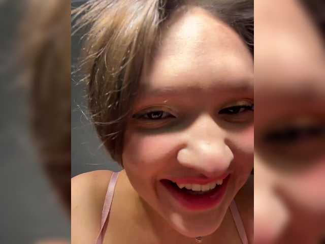 Cute-Lolly live cam on BongaCams