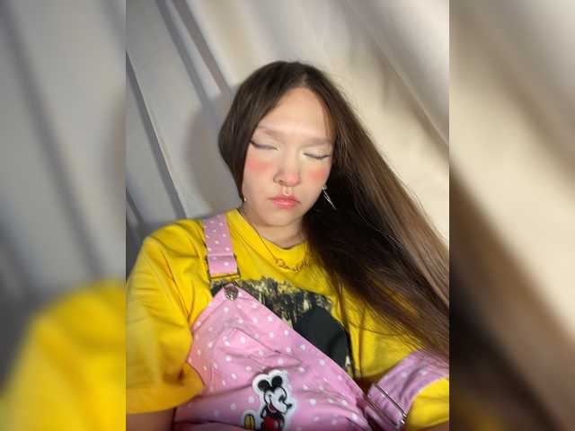 Cute-Lolly live cam on BongaCams