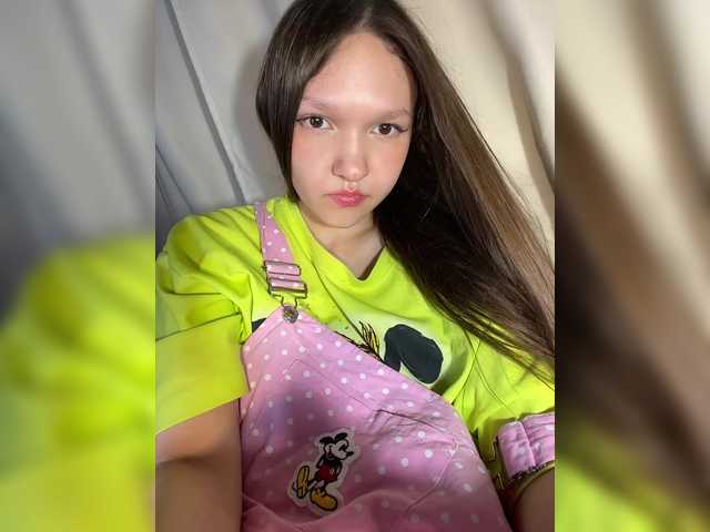 Cute-Lolly live cam on BongaCams