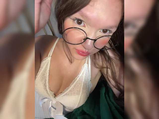Cute-Lolly live cam on BongaCams