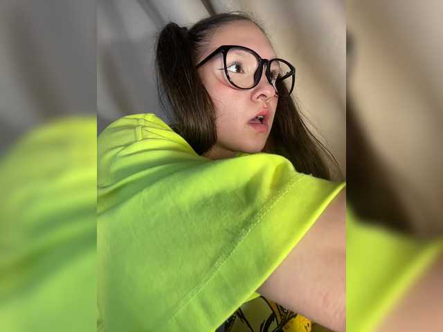 Cute-Lolly live cam on BongaCams