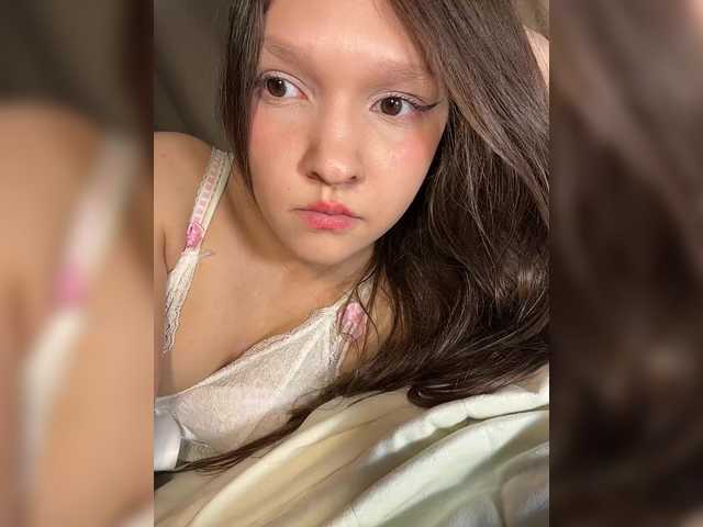 Cute-Lolly live cam on BongaCams