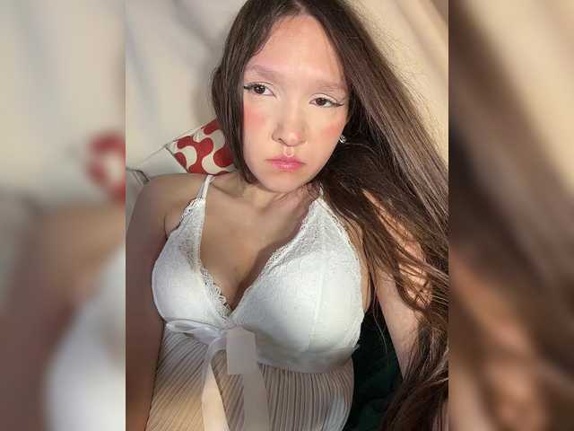 Cute-Lolly live cam on BongaCams