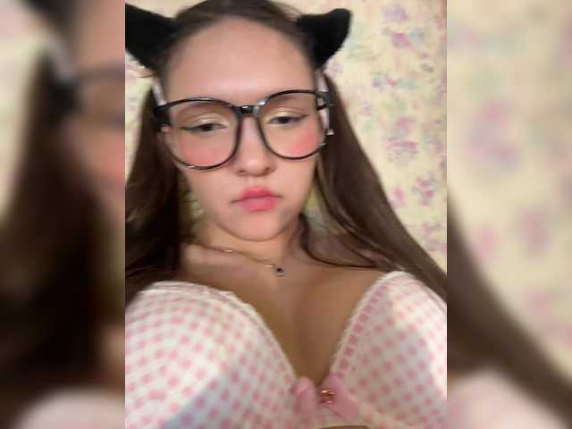 Cute-Lolly live cam on BongaCams