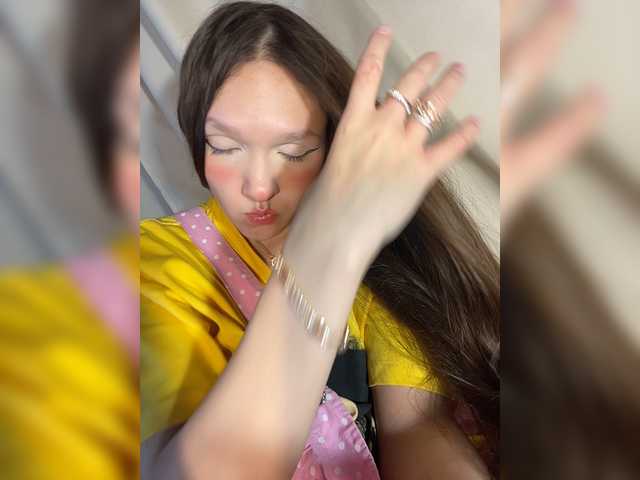 Cute-Lolly live cam on BongaCams