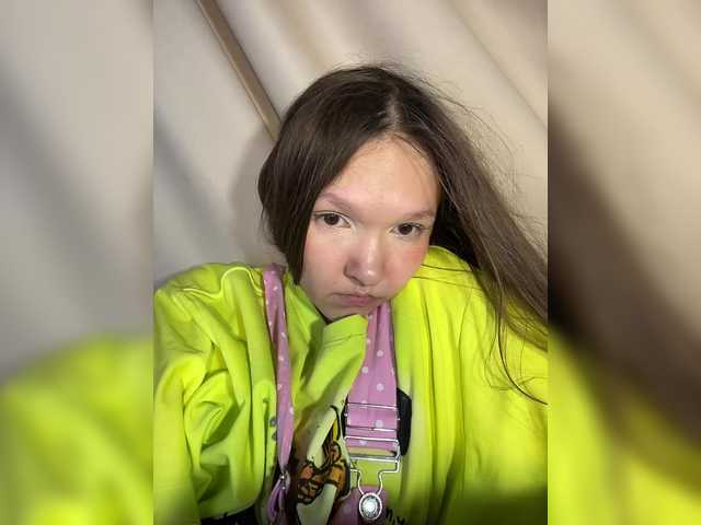 Cute-Lolly live cam on BongaCams