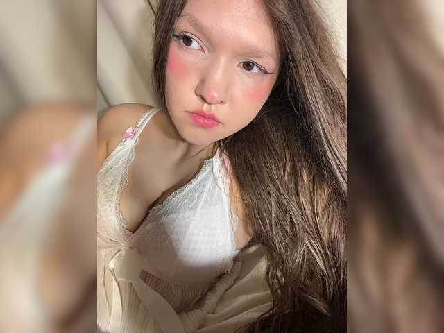 Cute-Lolly live cam on BongaCams