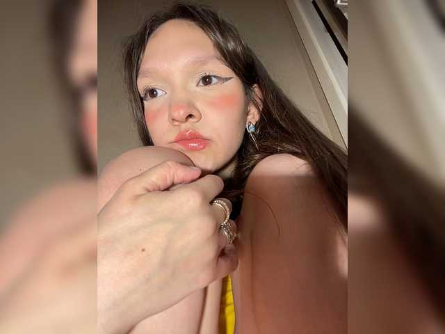 Cute-Lolly live cam on BongaCams