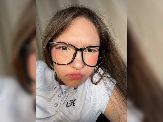 Cute-Lolly live cam on BongaCams